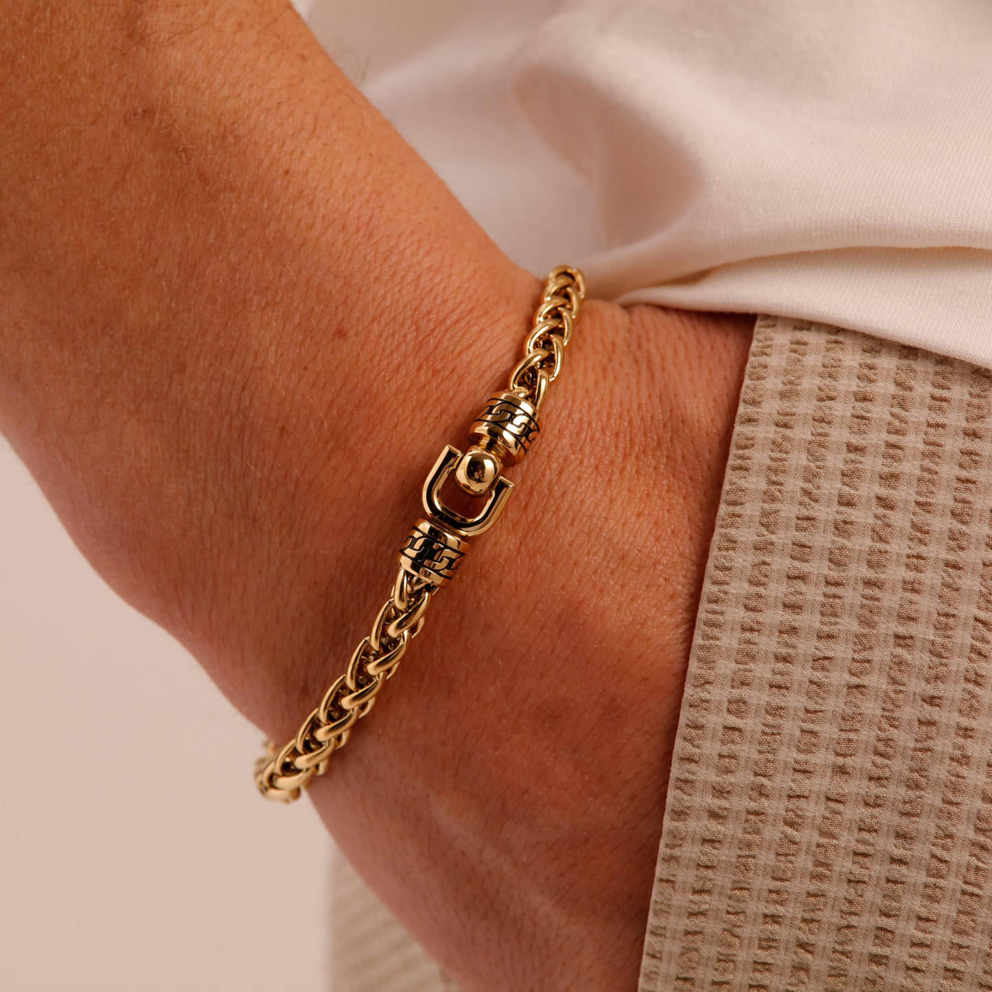 BRACELET KNOCKER