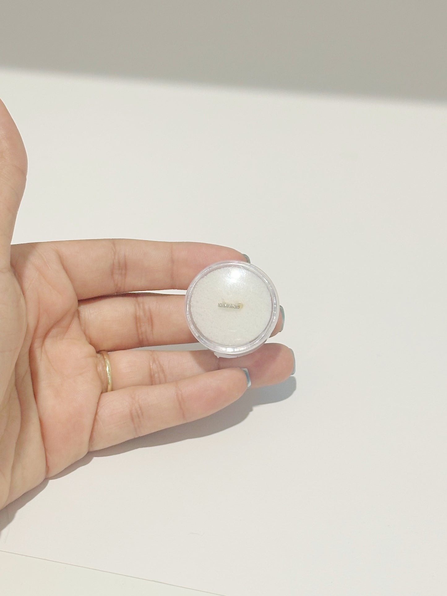 Piercing Mini Half Hoop con Zirconia Clear, 6.5mm, Oro 14kt, Internal Thredded Closure