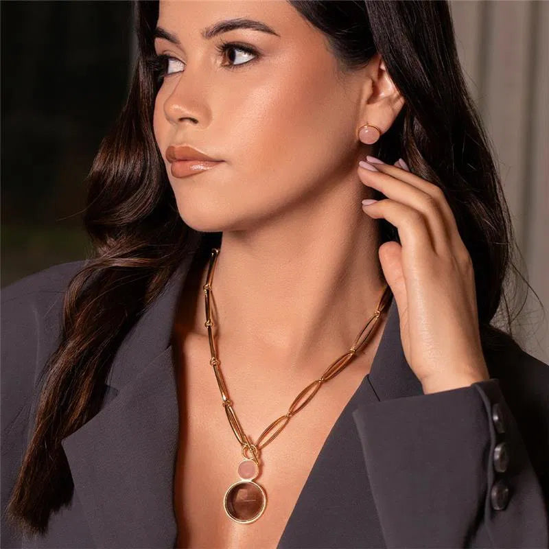 Possebon Joias Set Collar y Pantallas Stud, Piedra Natural Cuarzo Rosa y Obsidiana Ahumada , Brass Gold Plated