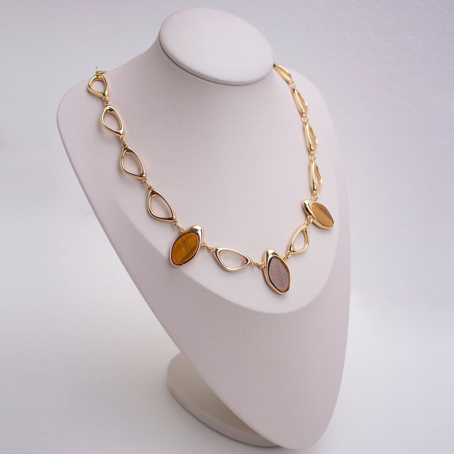 Possebon Joias Set Collar y Pantallas Stud, Piedra Natural Ojo de Tigre, Brass Gold Plated