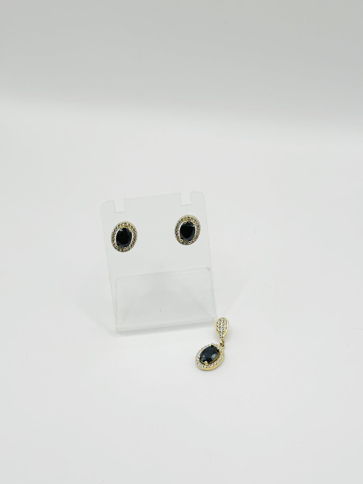 Pantallas con Piedras 10kt