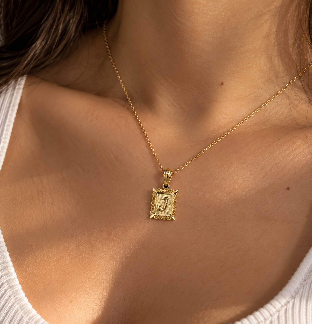 Charm Inicial Oro 10kt Placa Small Corte Diamante