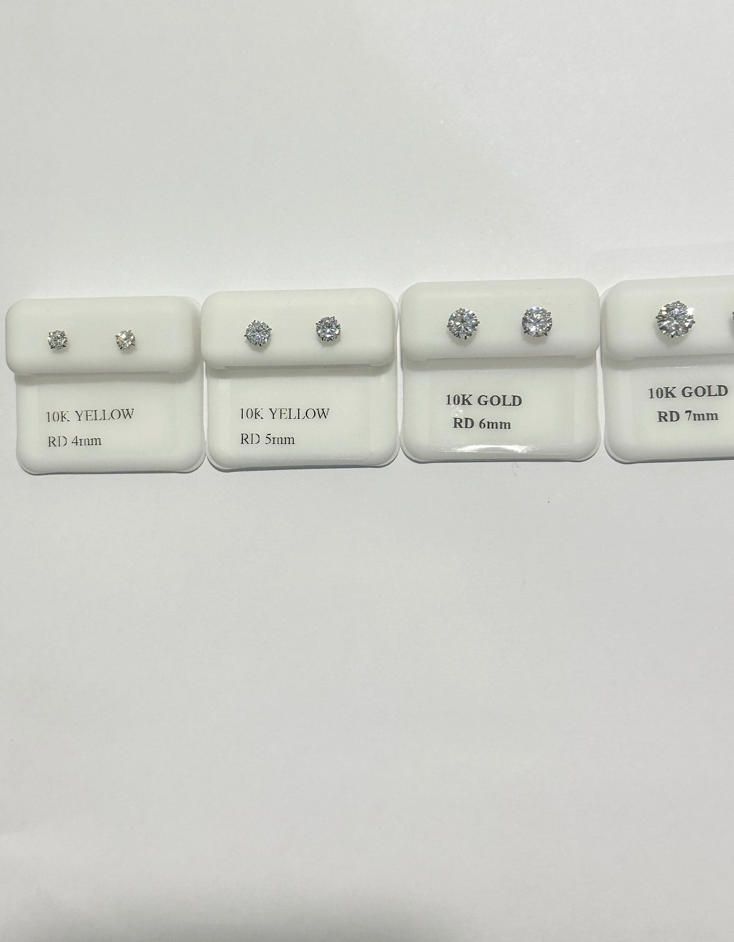 Pantallas Stud Zirconia Round 10kt