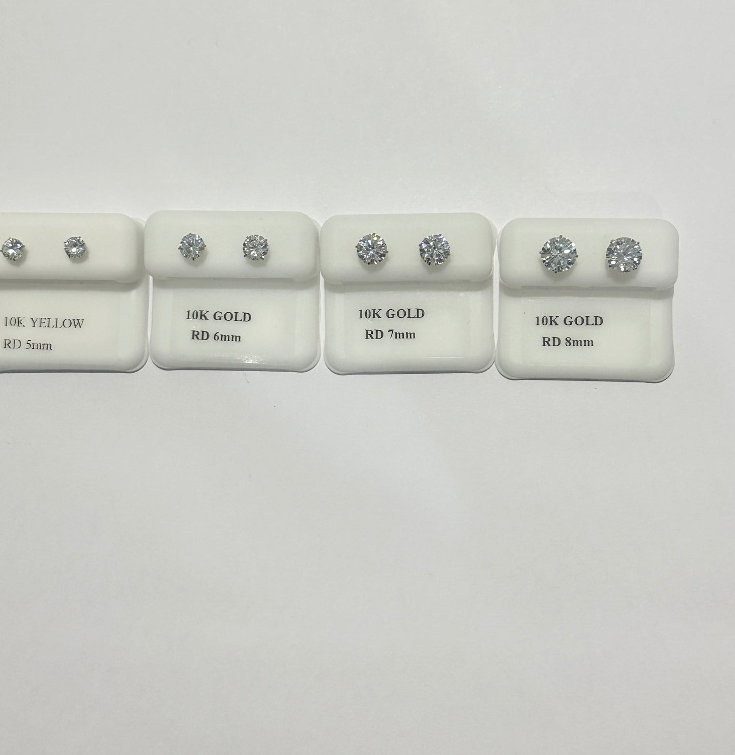 Pantallas Stud Zirconia Round 10kt