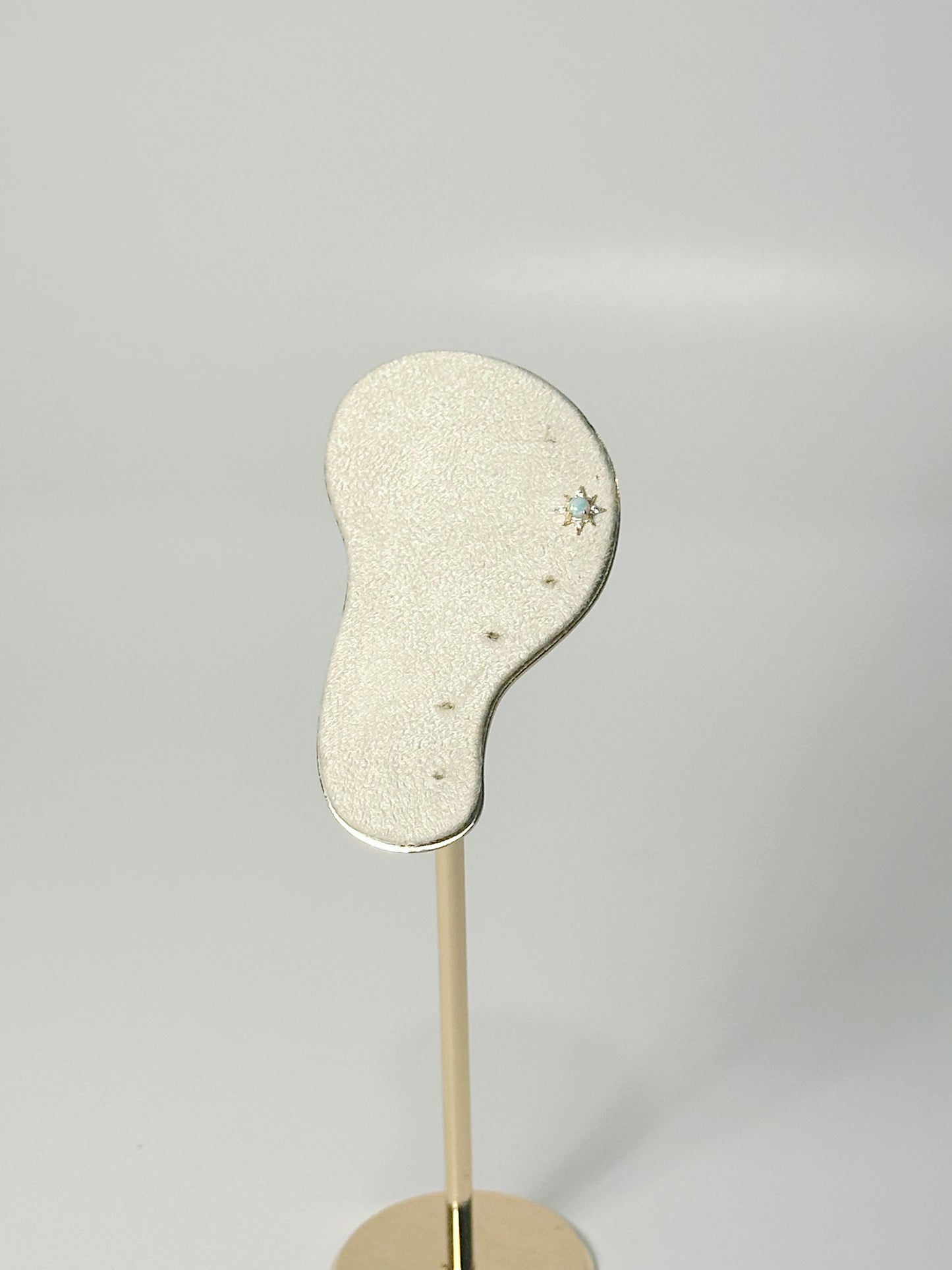 Piercing Estrella con Zirconia y Ópalo Blanco, Oro 14kt, Internal Thredded Closure