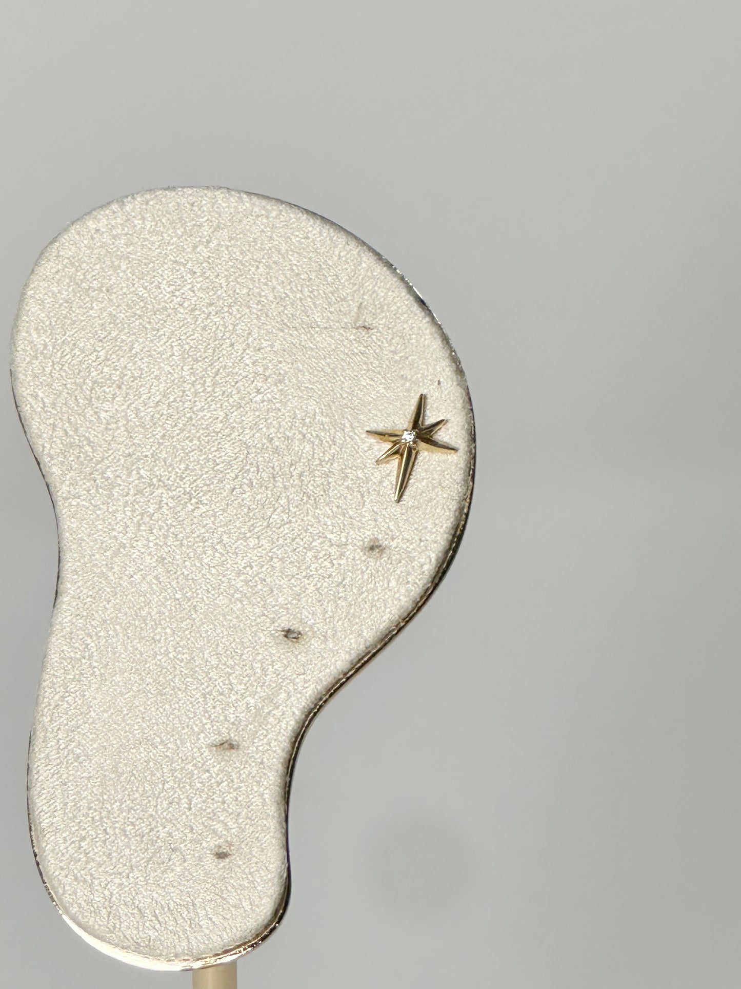 Piercing Estrella del Norte Larga con Zirconia Clear, Oro 14kt, Internal Thredded Closure