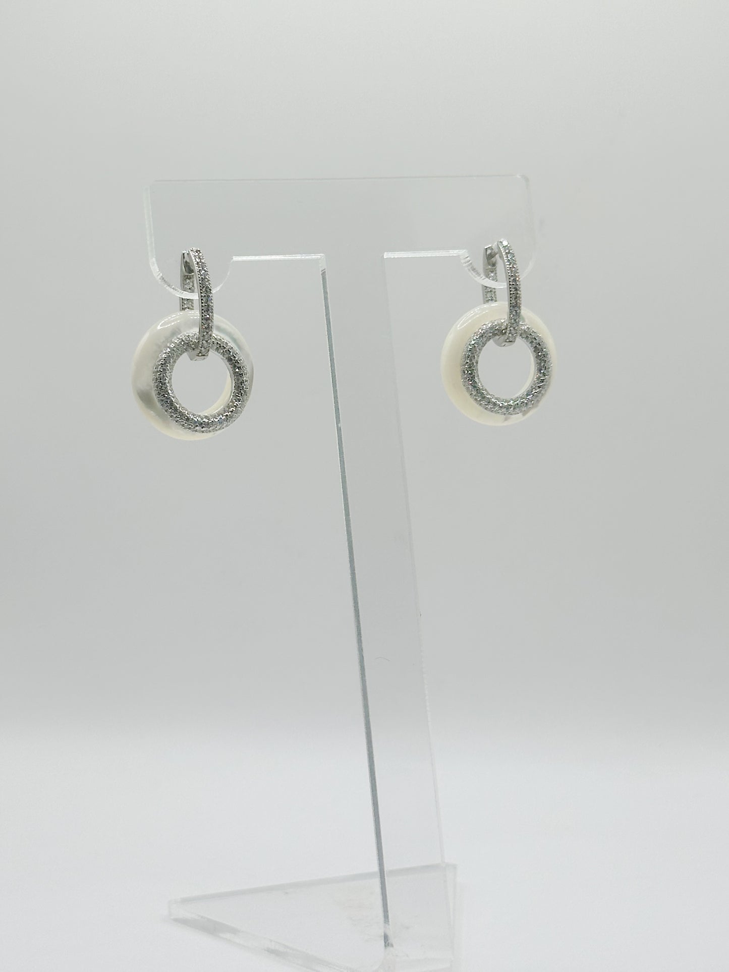 Pantallas Hoops Charm Círculo Madre Perla, White Zirconia, In and Out, Plata 925, Rhodium Plated