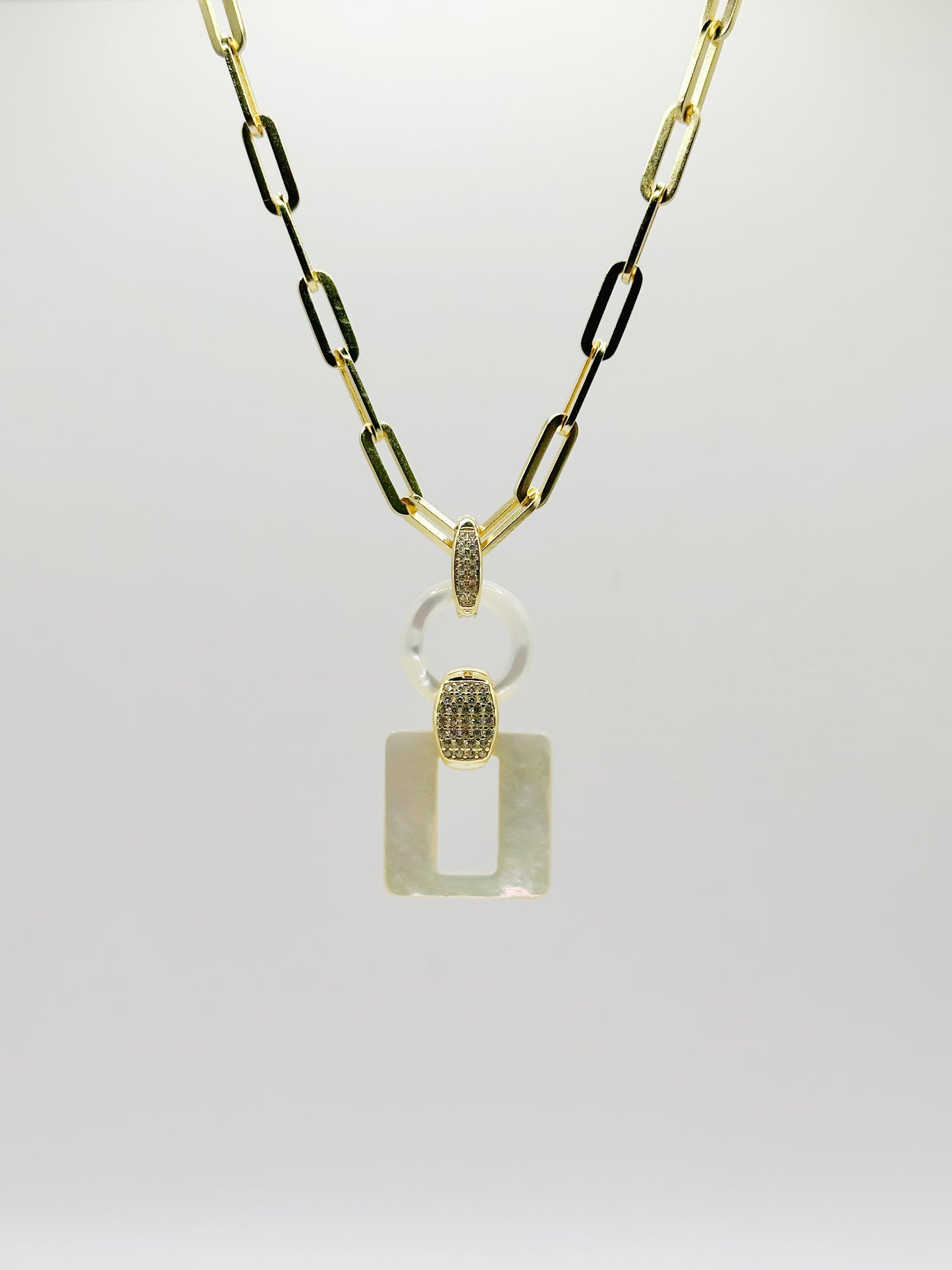 Cadena Paper Clip, Charm Cuadrado Madre Perla, White Zirconia, Plata 925, Gold Plated