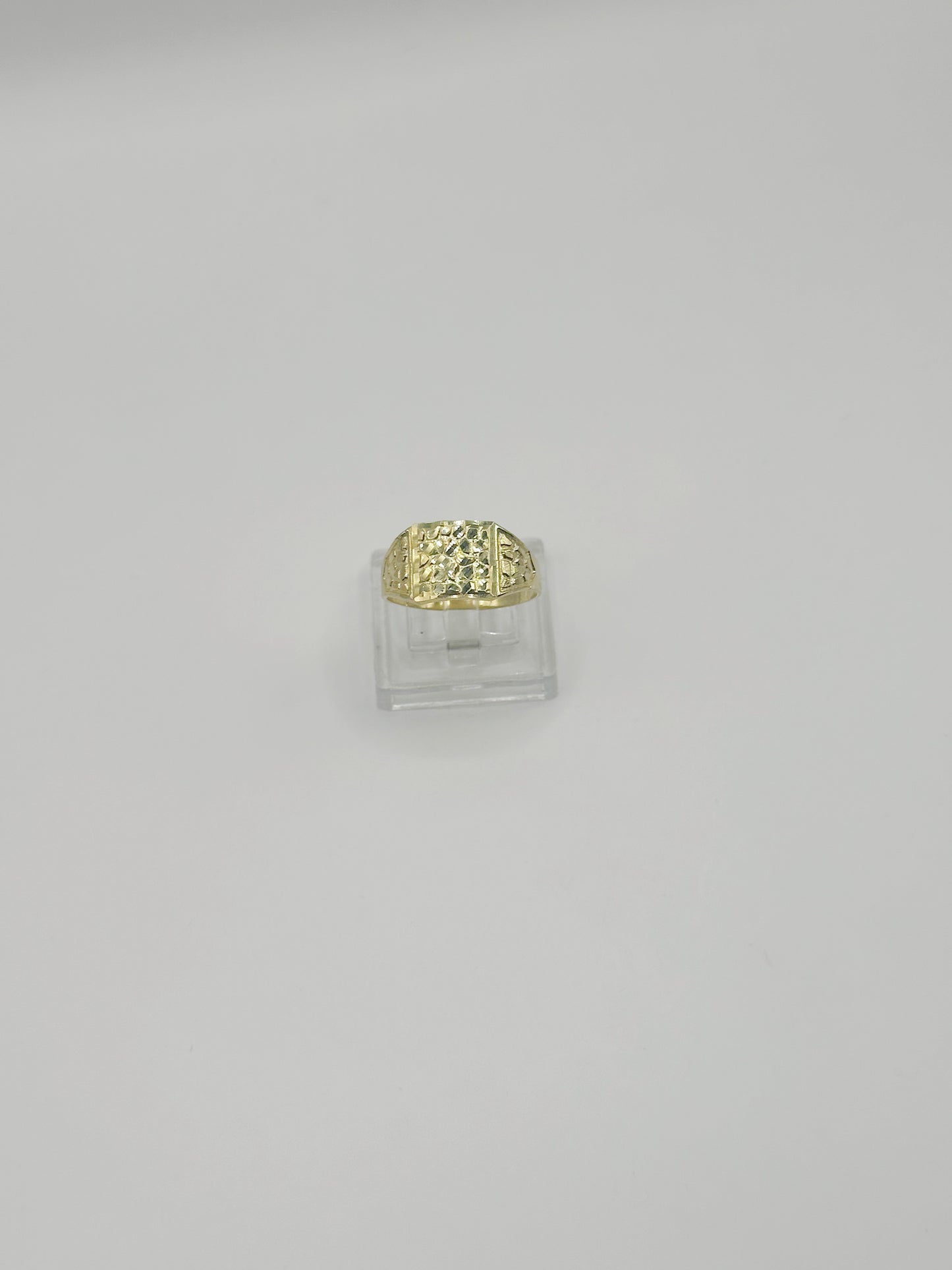 Anillo con Relieve 10kt