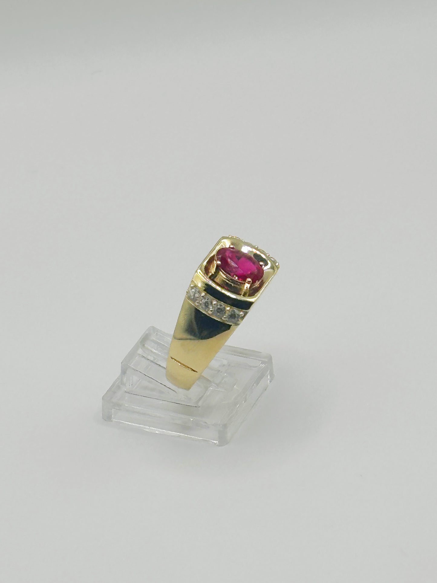Anillo con Zirconia y Piedra de Color 10kt